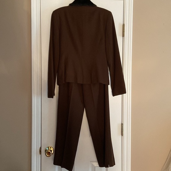 Vintage Studio 32 Brown 100% Wool Pants Suit With Faux Fur Collar - Picture 3 of 5